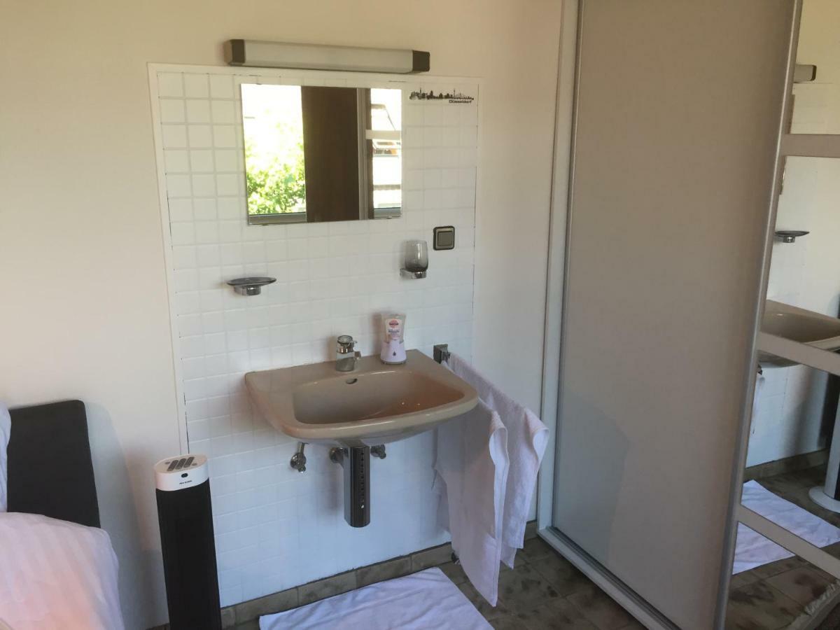 Duesseldorfer Privatzimmer Luaran gambar